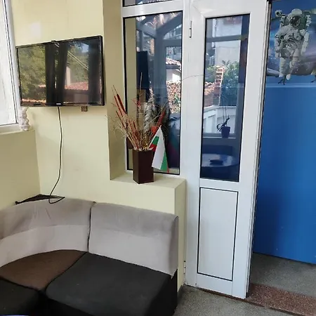 ホステル лидер хаус