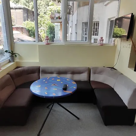 лидер хаус Хостел *