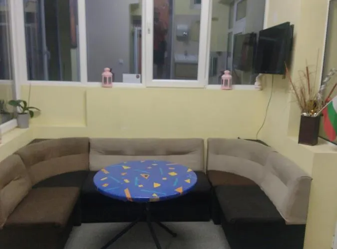 лидер хаус Hostel