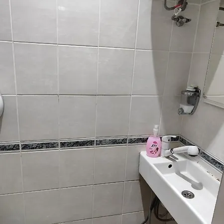 лидер хаус Хостел *